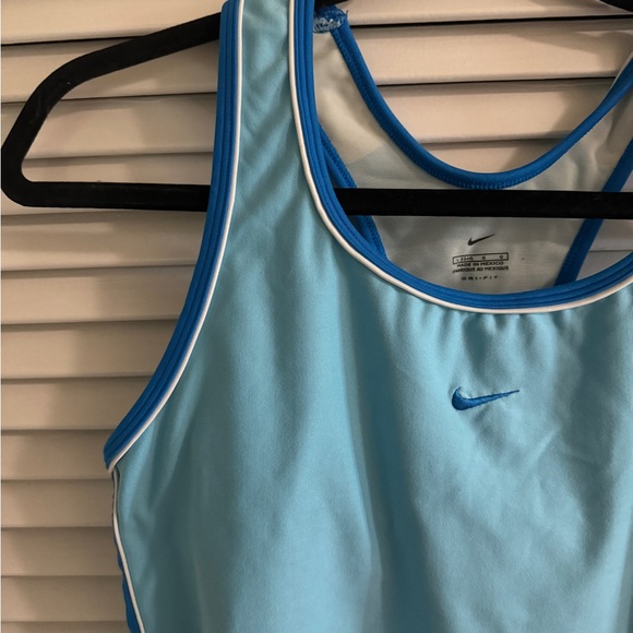 Vintage Nike Razorback Crop w/ Built In - Picture 3 of 4